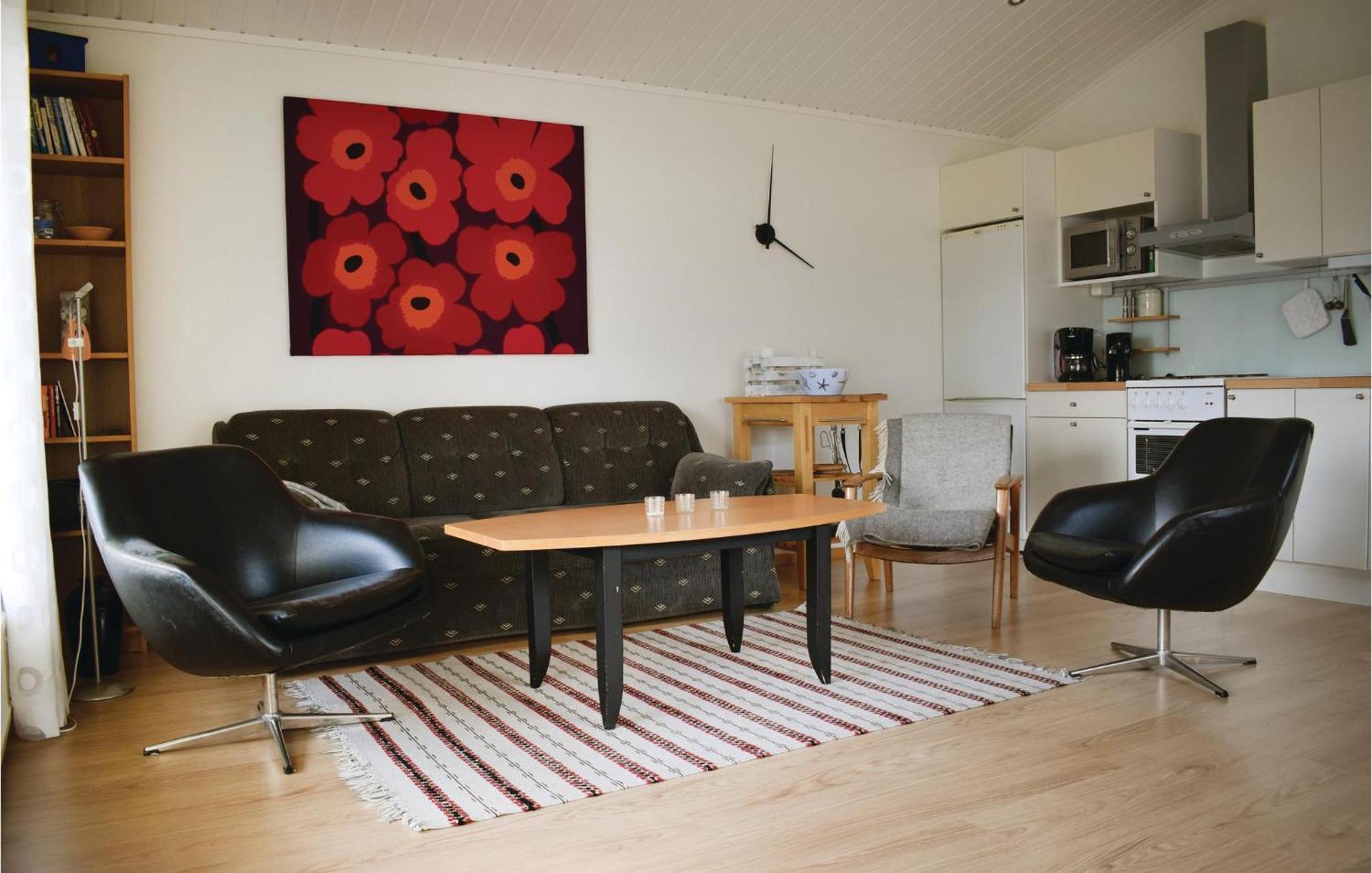 Amazing Home In Loettorp With House Sea View Екстер'єр фото